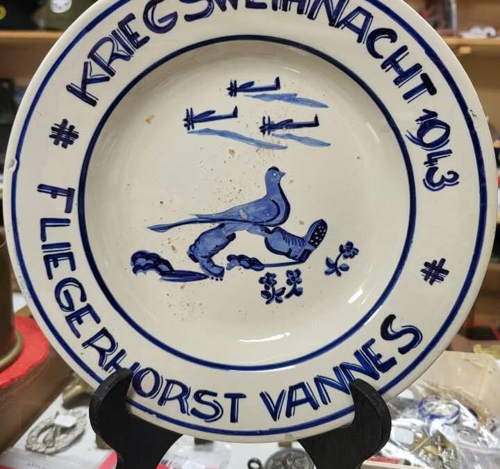 Nouvelle acquisition cette semaine, une assiette des faïenceries Henriot Quimper…