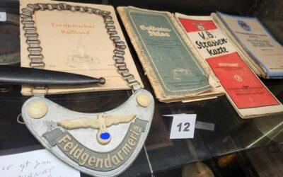 La-famille-Dathanat-nous-a-confie-ce-hausse-col-de-Feldgendarme-1-1148535540408387-400x250